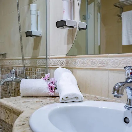 Hi Imperial منتجع 4*